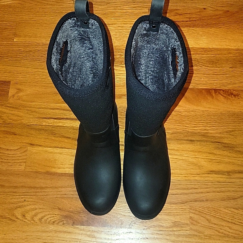 Womens BOGS Boots - Size 9